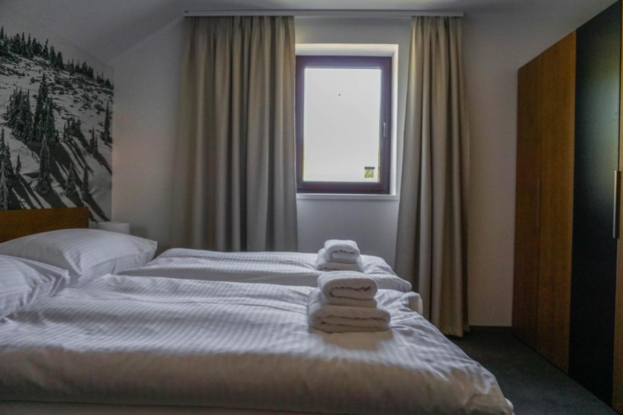 Apartmany Sport & Ski Valca Bagian luar foto